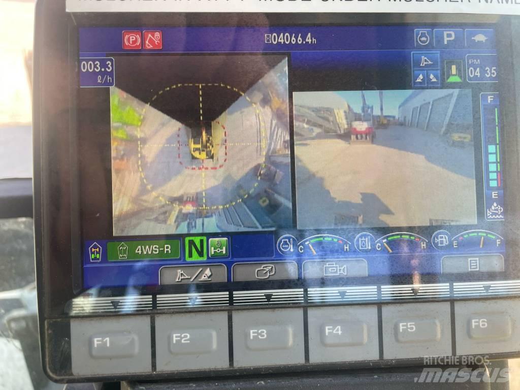 Komatsu PW118-11 Escavatori gommati