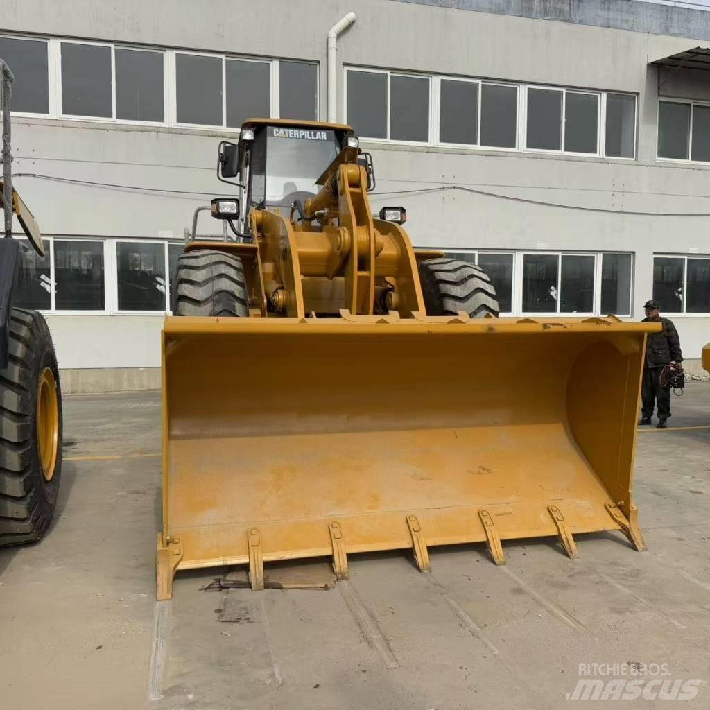 CAT 966 H Pale gommate