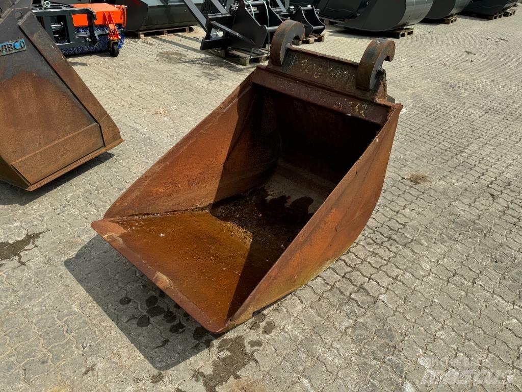  used Bucket Benne