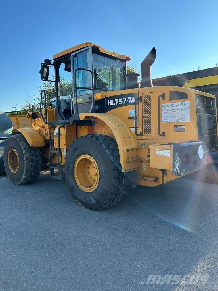 Hyundai HL 757-7 A Pale gommate
