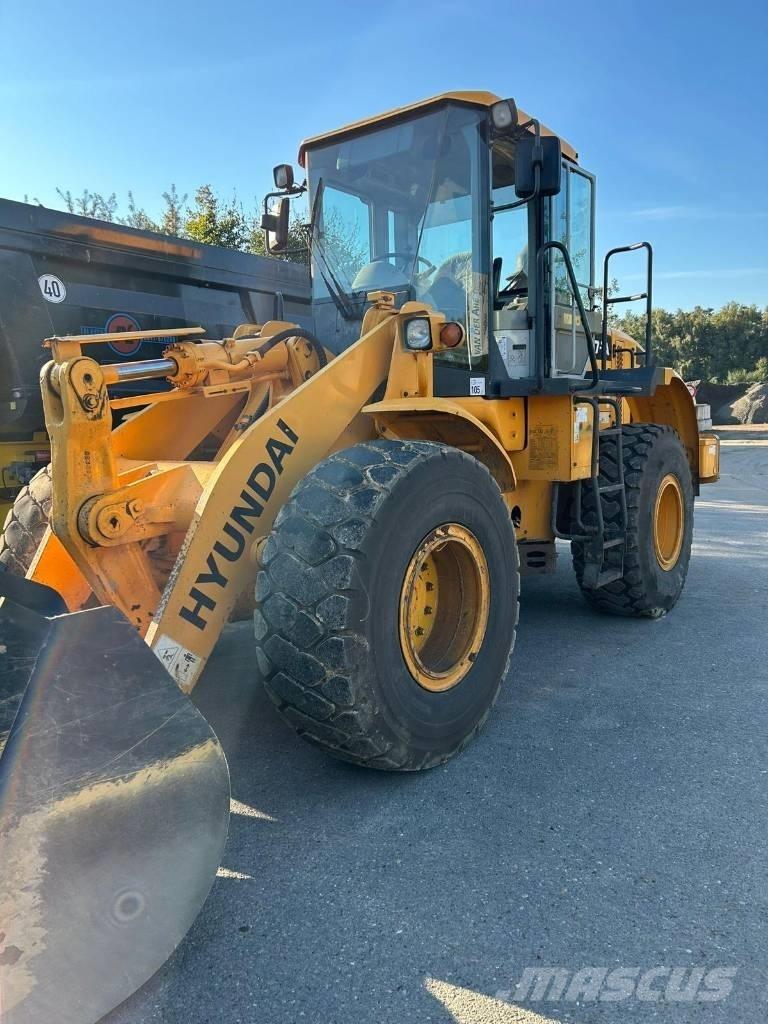 Hyundai HL 757-7 A Pale gommate