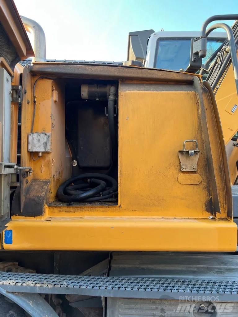 Liebherr A314 Escavatori gommati
