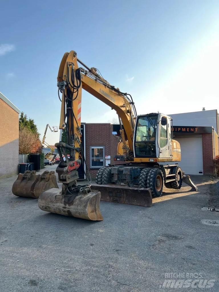 Liebherr A314 Escavatori gommati