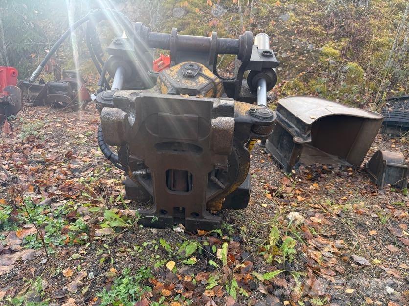 CASE CX210 Escavatori cingolati