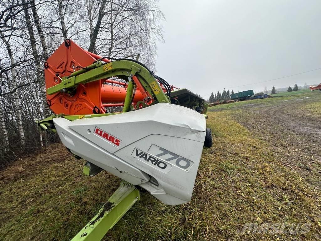 CLAAS Lexion 670 Mietitrebbiatrici