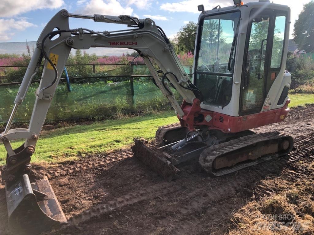 Takeuchi TB 225 Miniescavatori