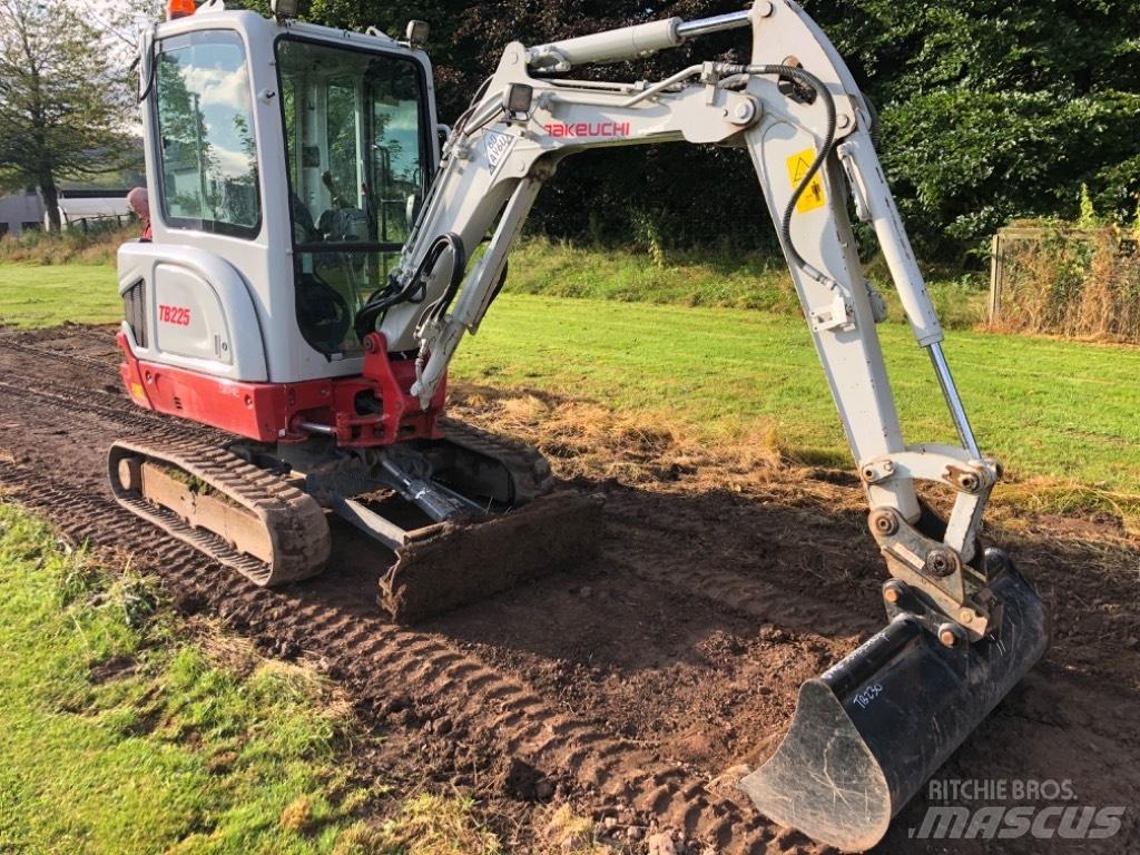 Takeuchi TB 225 Miniescavatori