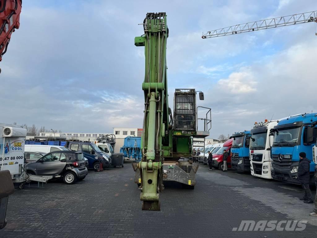 Sennebogen 821 E Escavatori gommati