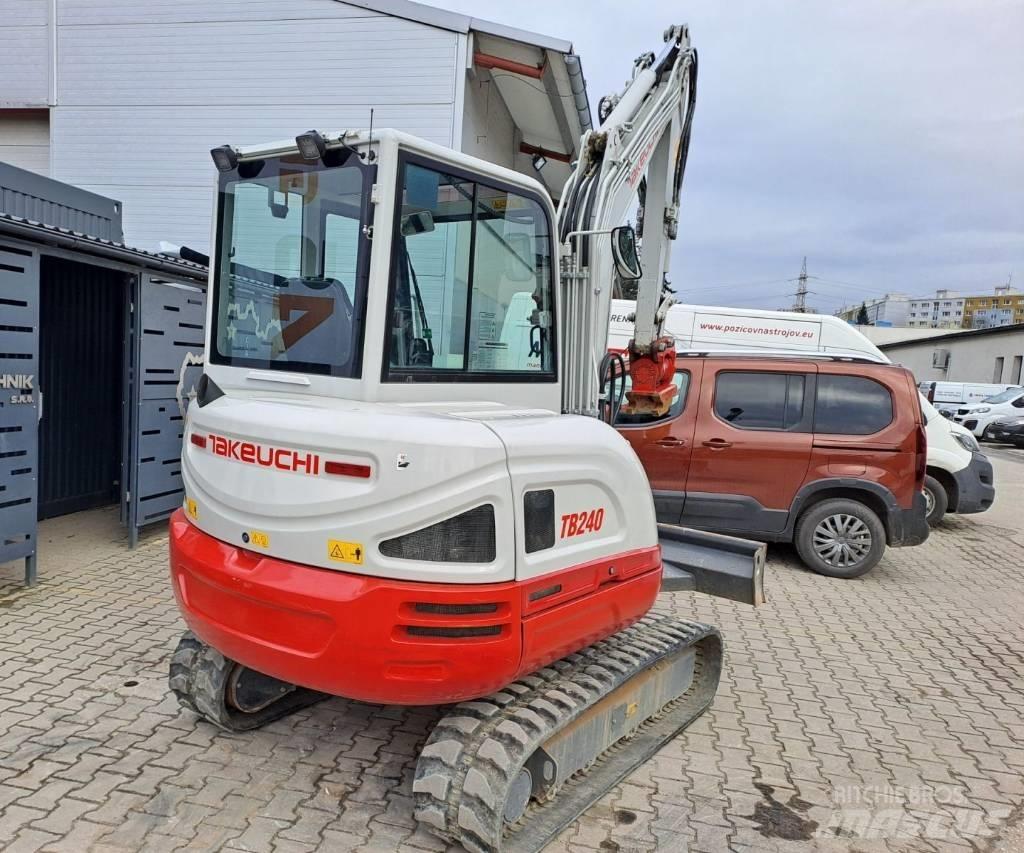 Takeuchi TB 240 Miniescavatori