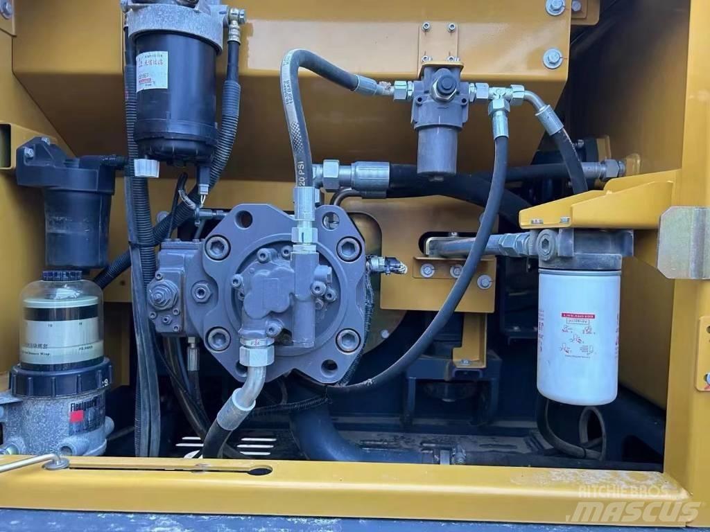 XCMG XE 200 DA Escavatori cingolati