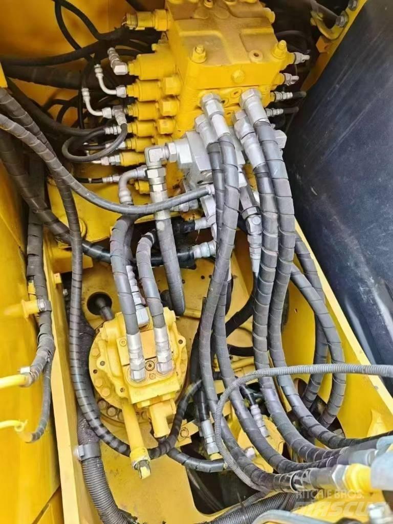 Komatsu 130-7 Escavatori cingolati