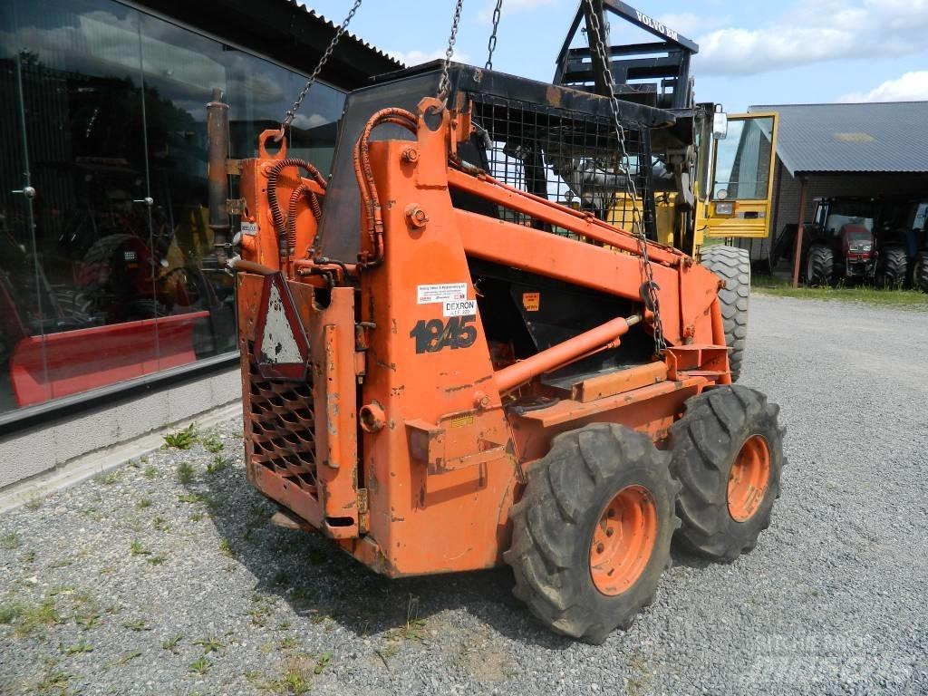 CASE 1845 Mini Pale Gommate