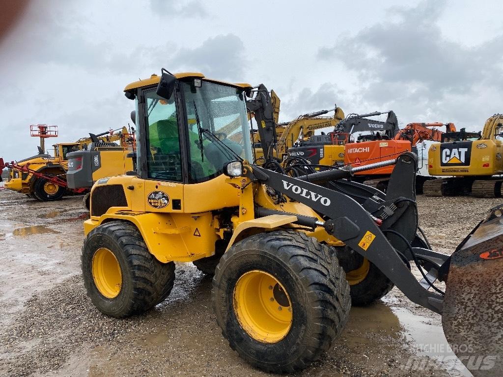 Volvo L 35 G Pale gommate