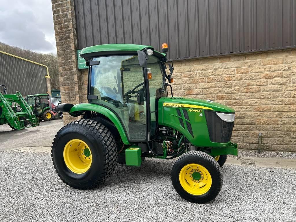 John Deere 4066R Trattori