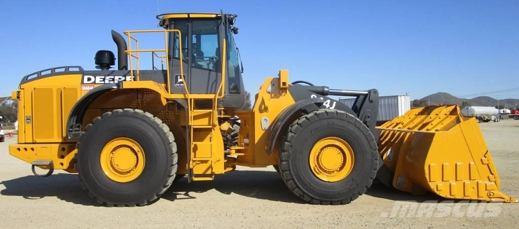 John Deere 844 J Pale gommate