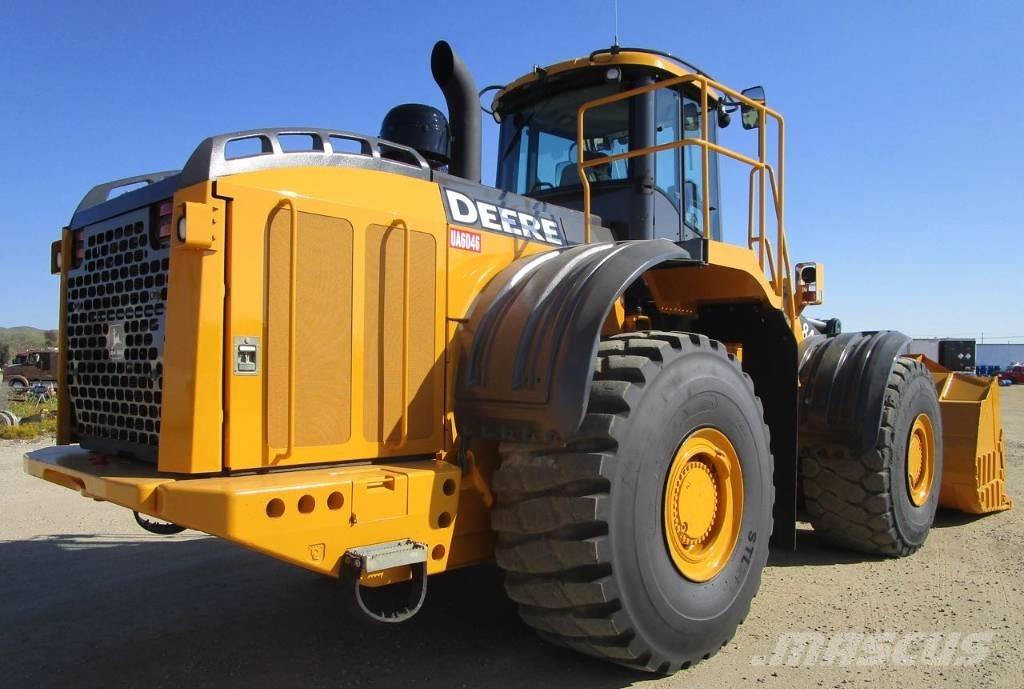 John Deere 844 J Pale gommate