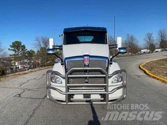Kenworth T 680 Motrici e Trattori Stradali