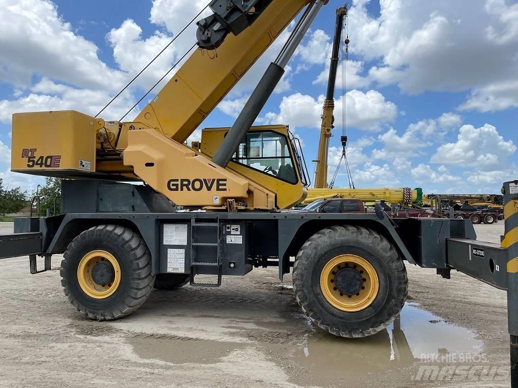 Grove RT 600 E Gru per terreni difficili