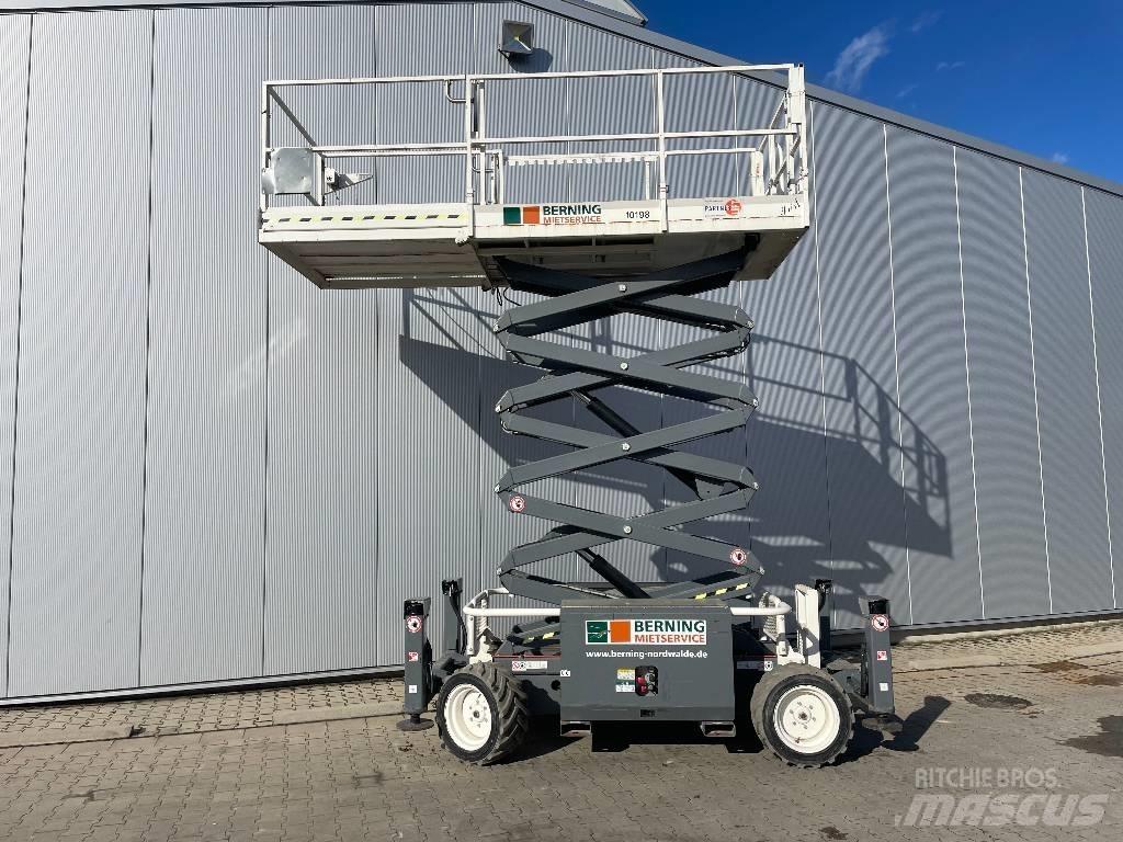 SkyJack SJ 6832 RTE Piattaforme a pantografo