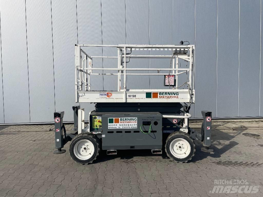 SkyJack SJ 6832 RTE Piattaforme a pantografo