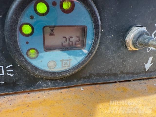 Haulotte Compact 10 Piattaforme a pantografo