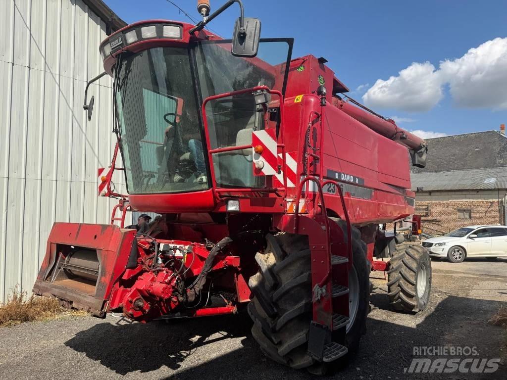 Case IH 2366E Mietitrebbiatrici