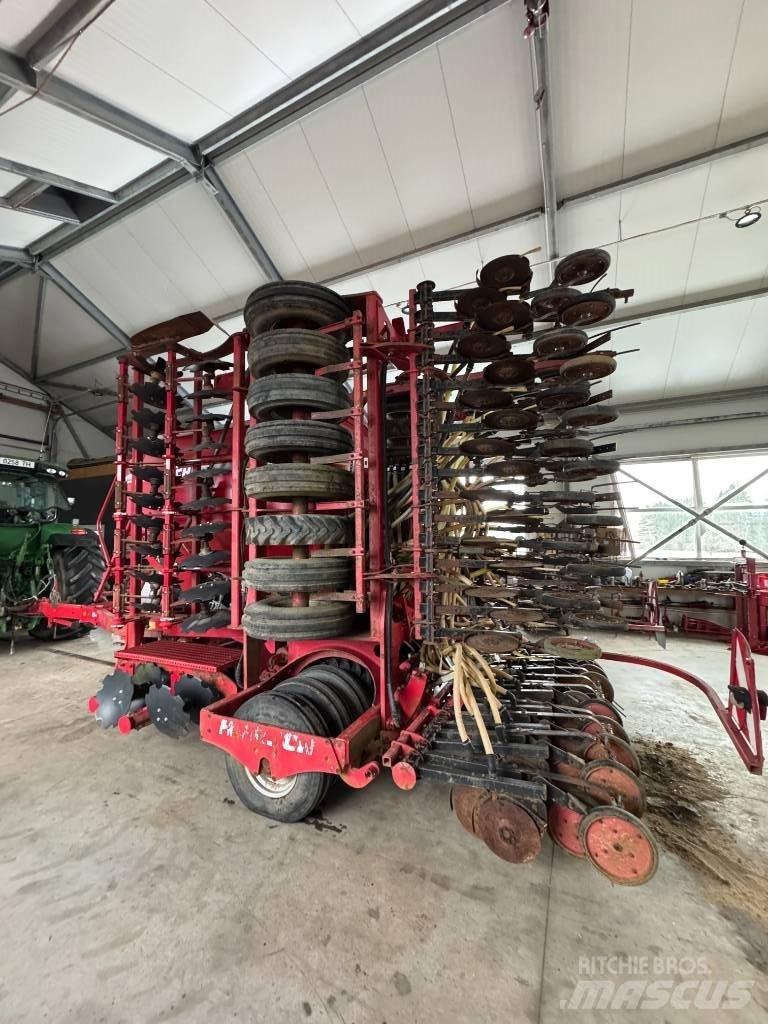 Horsch Pronto 8 DC Perforatrici