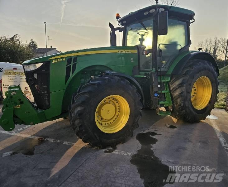 John Deere 8320 R Trattori