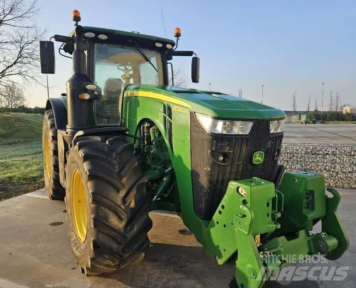 John Deere 8320 R Trattori