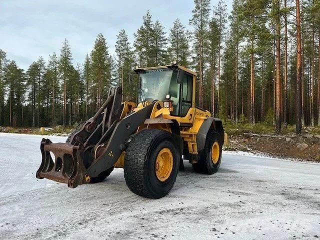 Volvo L120F Pale gommate