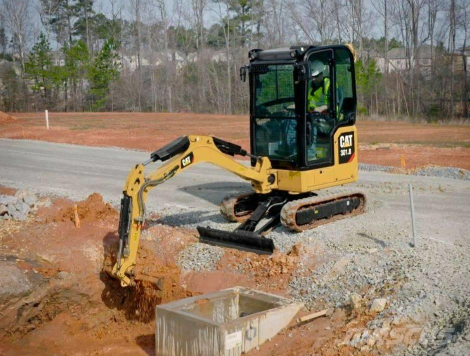 CAT 301.8 UTHYRES Miniescavatori