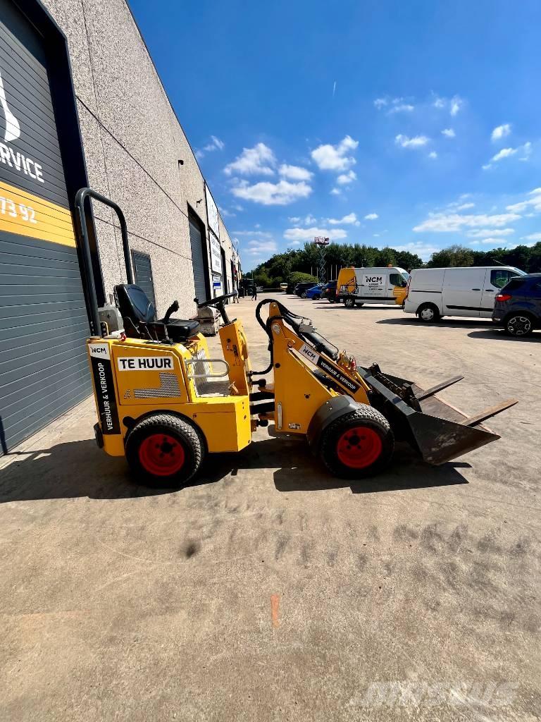 Knikmops KM 100 Pale gommate