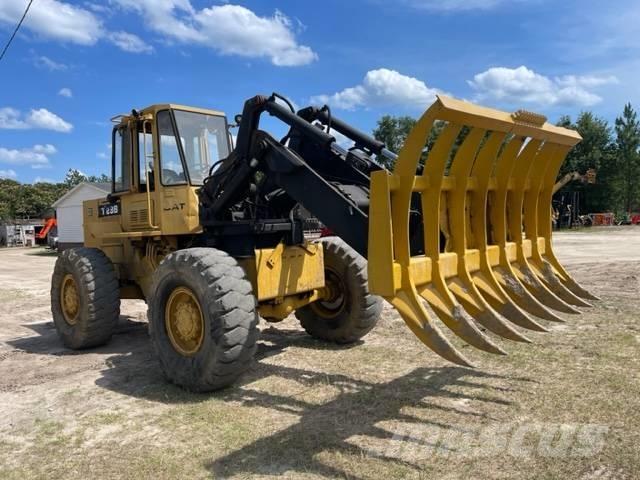 CAT IT 28 B Pale gommate