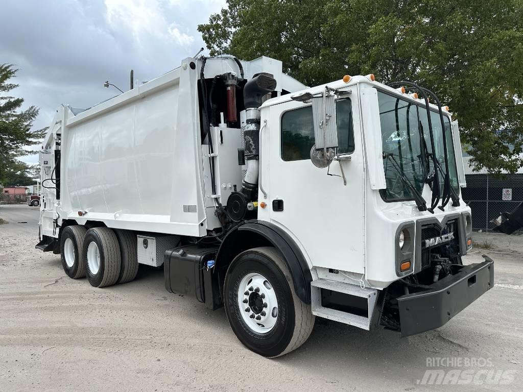Mack MRU 613 Camion dei rifiuti