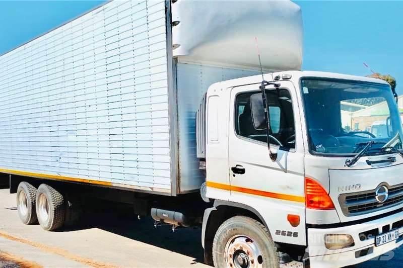Hino 500 2626 Camion altro