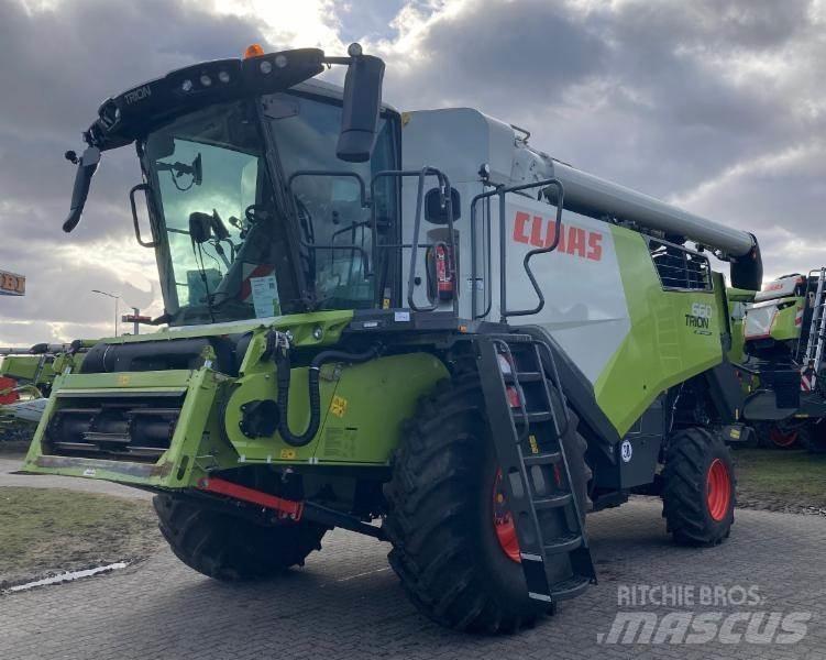 CLAAS TRION 660 Mietitrebbiatrici