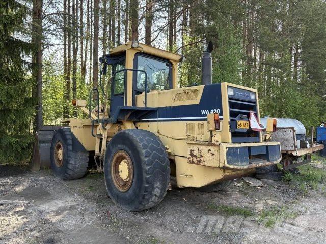 Komatsu WA420-1 Pale gommate