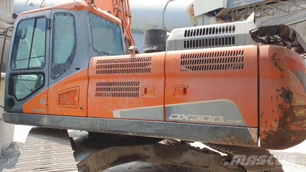 Doosan DX 300 LC-5 Escavatori cingolati