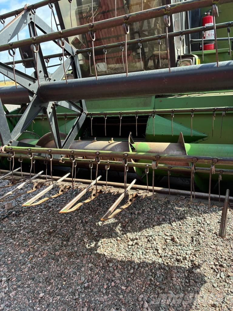 John Deere 1042 Mietitrebbiatrici