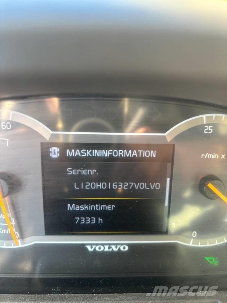 Volvo L 120 H Pale gommate