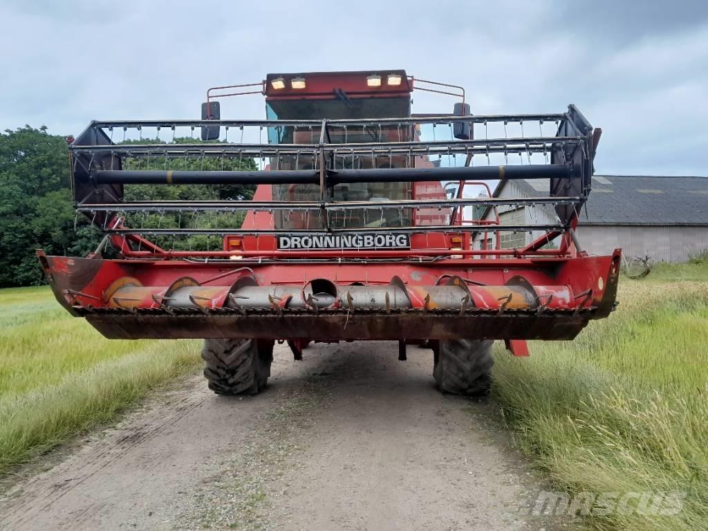 Dronningborg D 7500 Mietitrebbiatrici