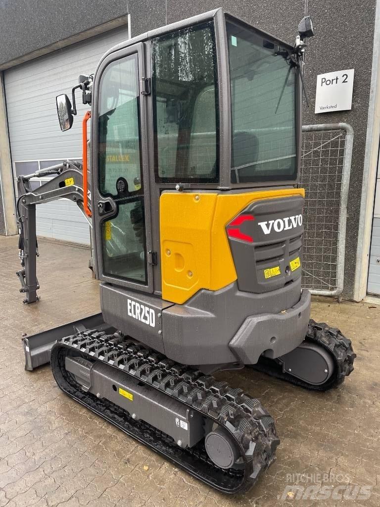 Volvo ECR25D Miniescavatori