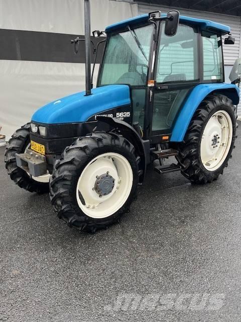 New Holland 5635 Trattori