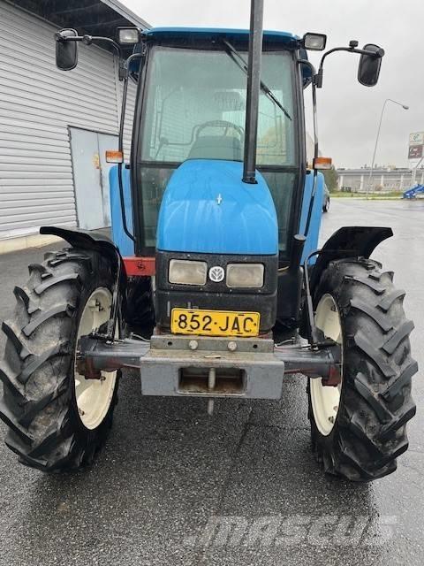 New Holland 5635 Trattori