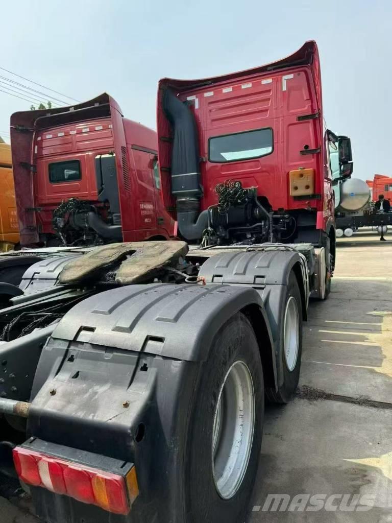 Sinotruk T7H Motrici e Trattori Stradali