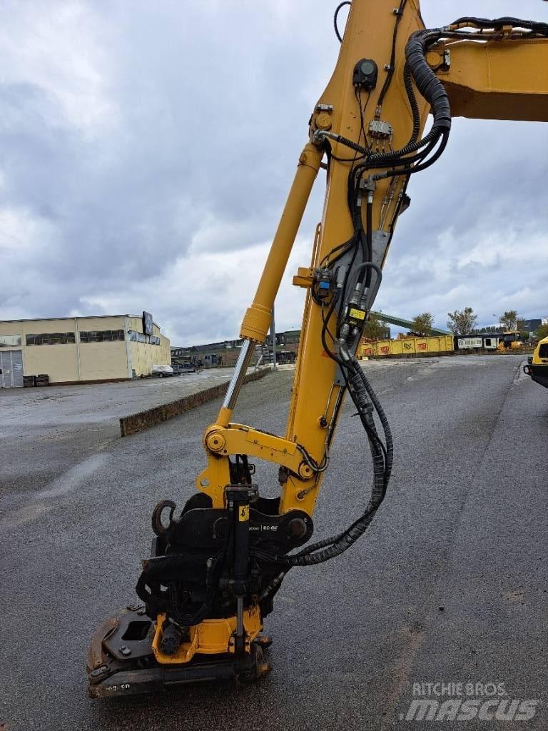 Komatsu PW148-11 Escavatori gommati