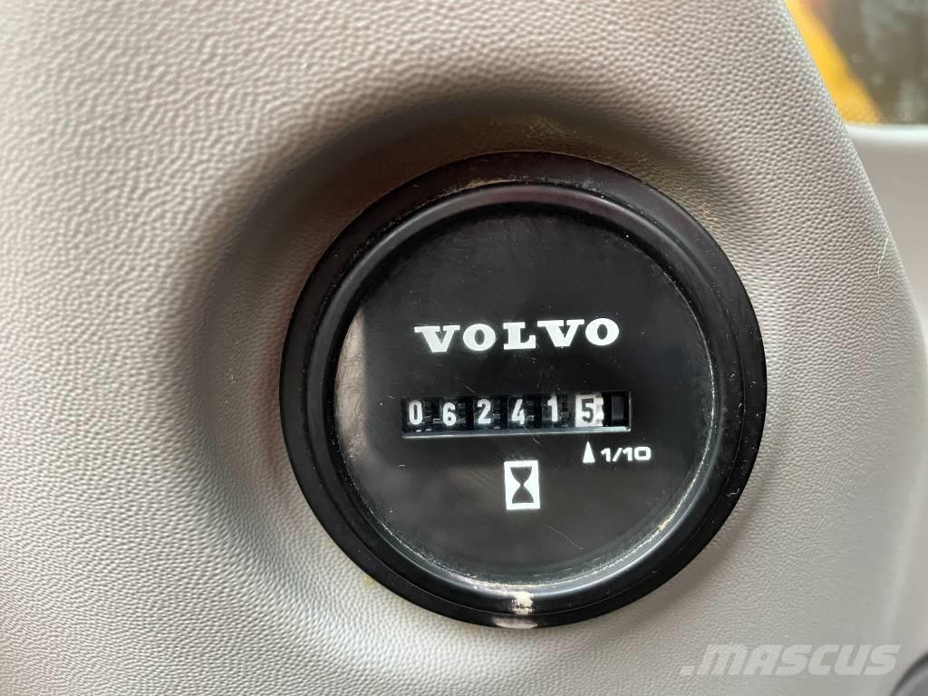 Volvo ECR 235 Escavatori cingolati