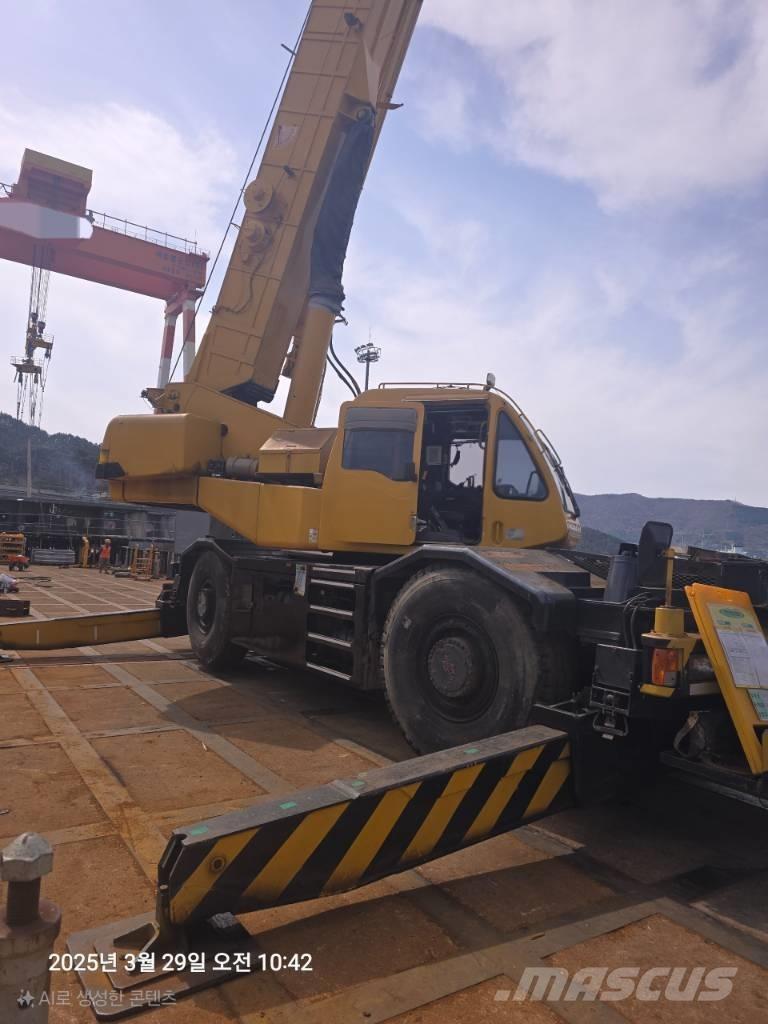 Kobelco RK 450 Gru per terreni difficili
