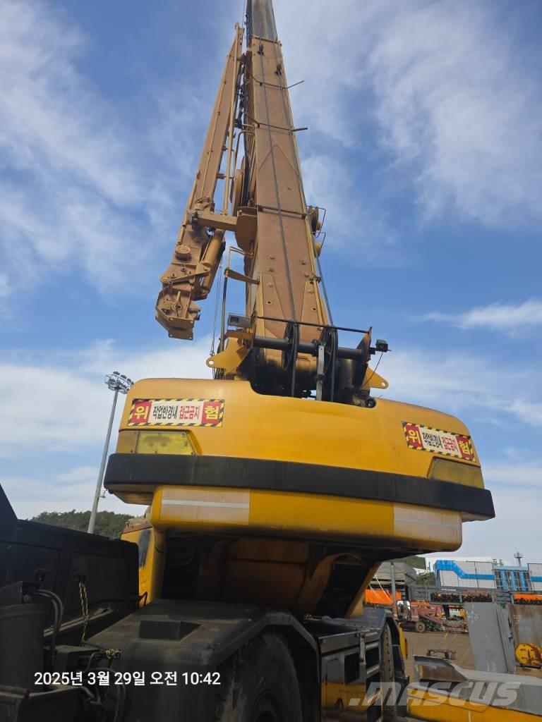 Kobelco RK 450 Gru per terreni difficili