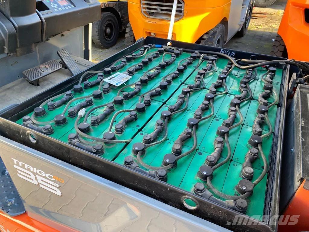 Toyota 8FBMT35 Carrelli elevatori elettrici